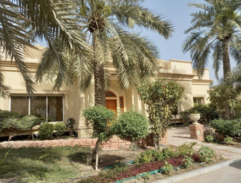 House me Luxury Villa for Rent in Janabiyah