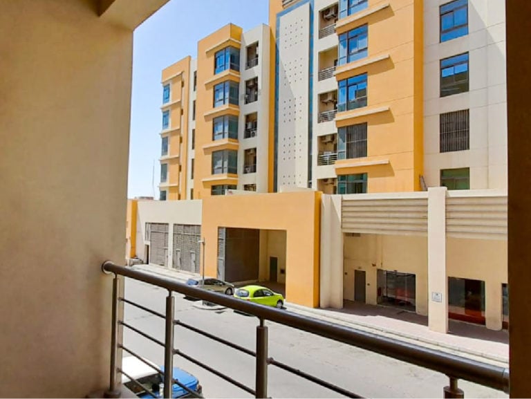 House me Flat for Sale In Isa Town