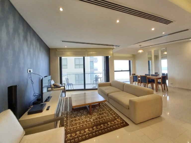 House me Luxury Flat for Rent in Reef Island