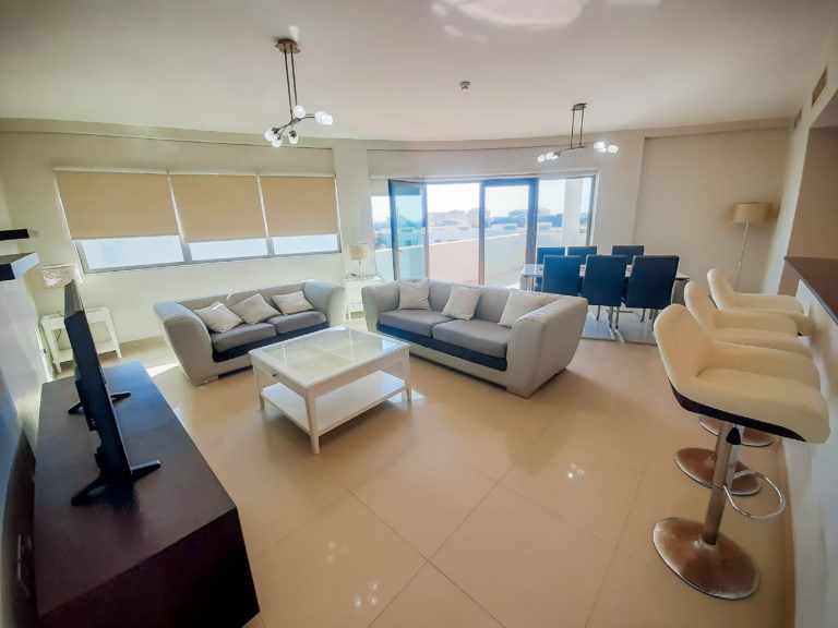 House me Apartment for rent in Amwaj