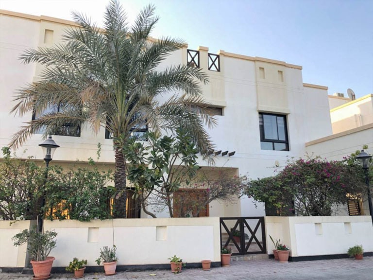 Luxury Villa For Rent In Saar