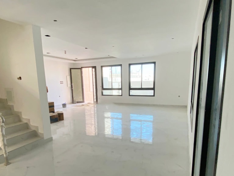 Villas for sale in durrat al muharraq | house me