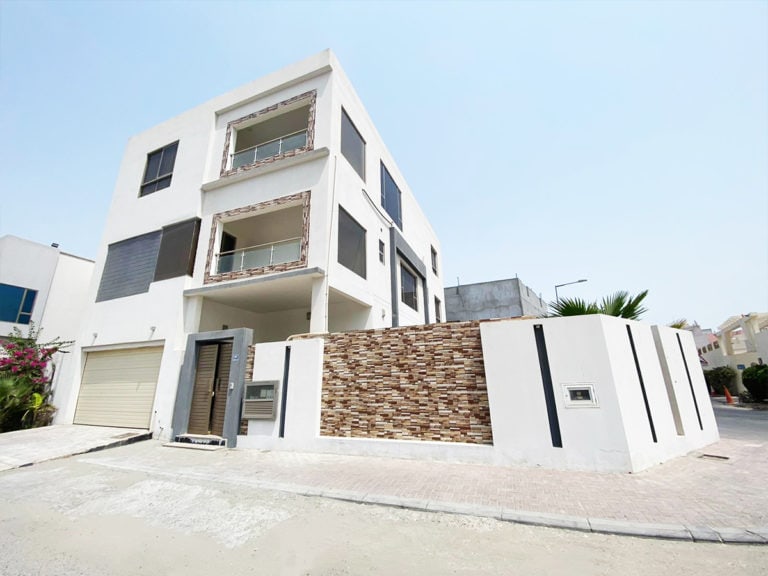 Villa for Sale in Al Markh
