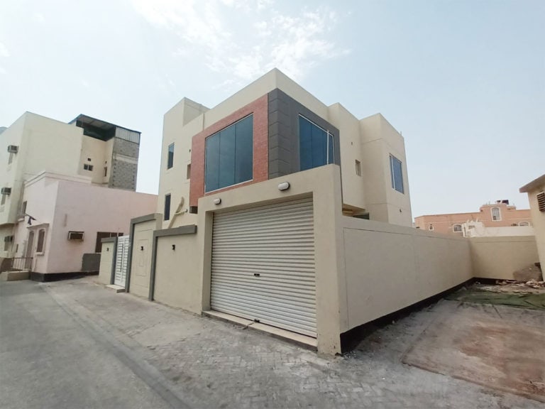 Luxurious Villa for Sale in Al Hajar