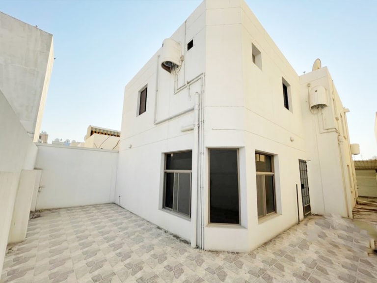 4 Bedrooms Villa for Sale in Riffa AlHajiyat 