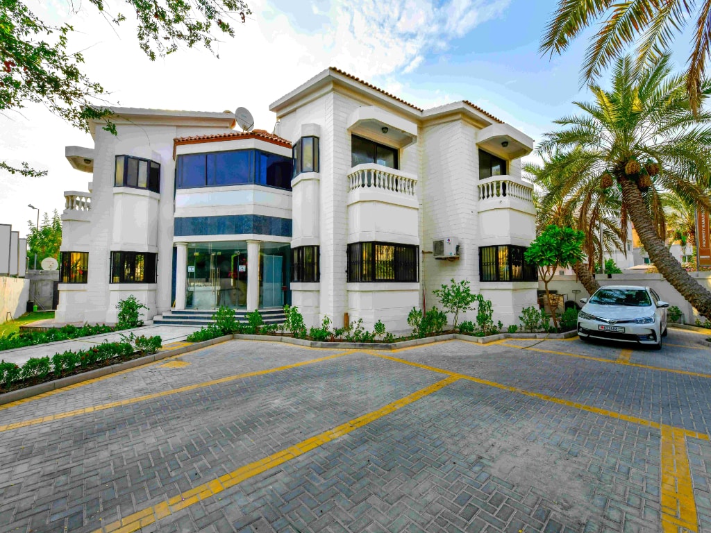 Commercial Villa for rent in Al Mahooz