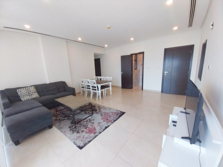 Luxury 2 Bedrooms Apartment Available for Sale in Amwaj Area
