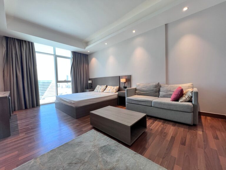 Luxurious Apartment in Sanabis in Residential Tower