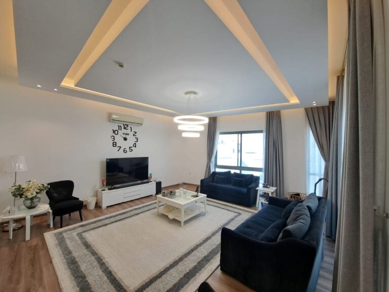 Luxury Apartment for Sale in Al Janabiya - 3 Bedrooms
