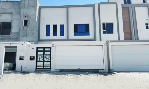 A bright villa with a garage for sale in Barbar.