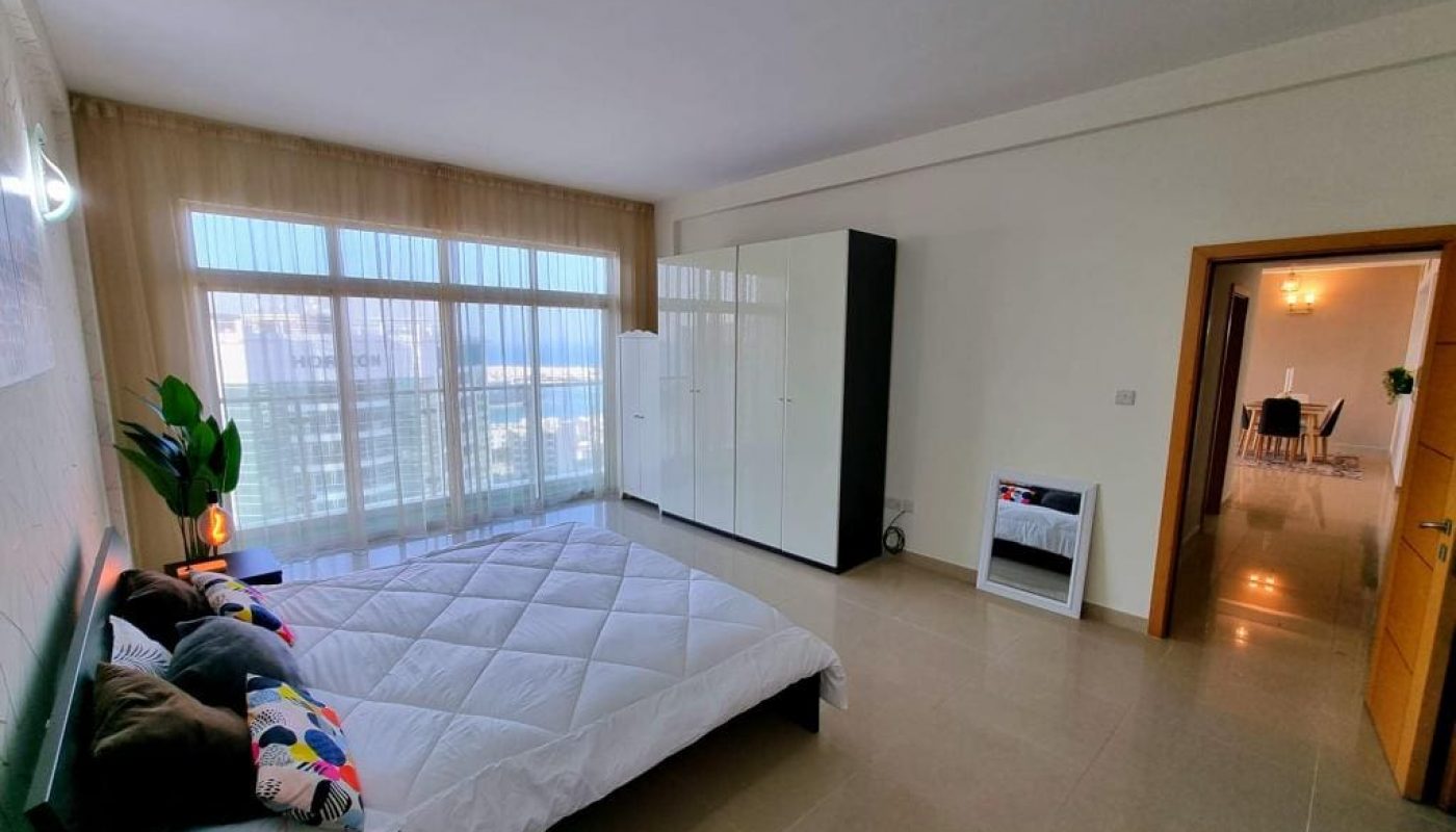 Immaculate 2BR Apartment for Sale in Amwaj Island with a view of the ocean.