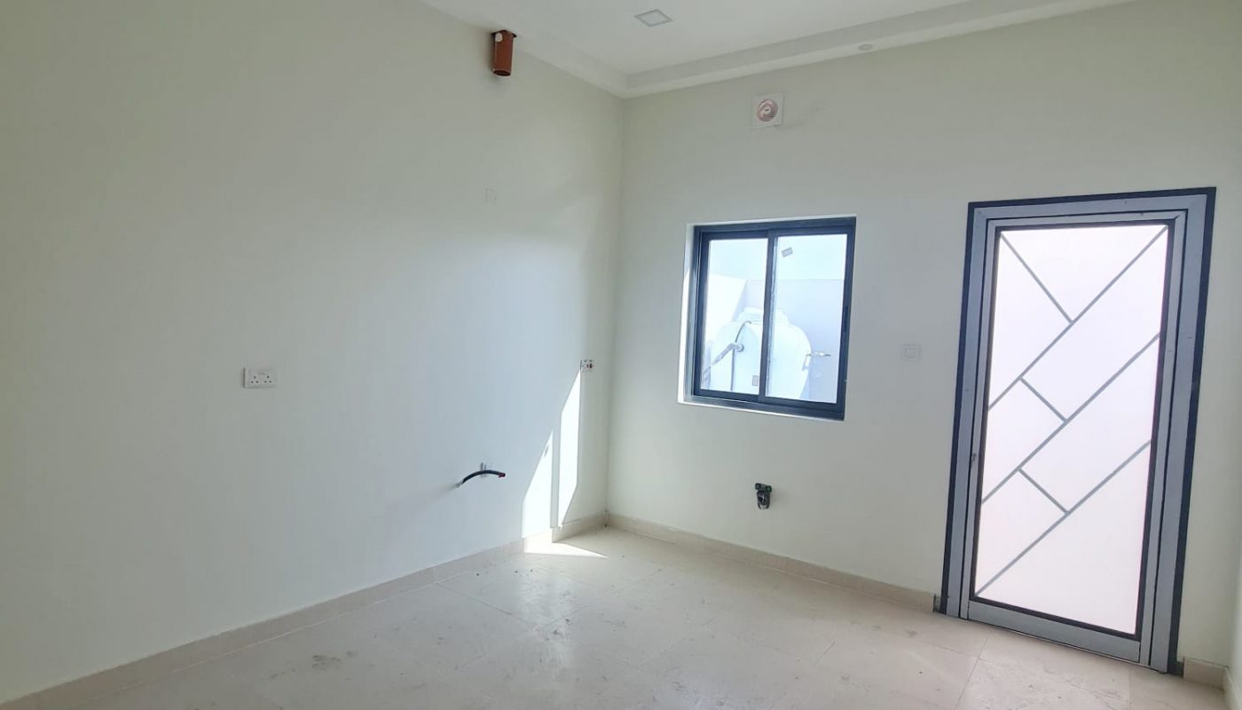 2 bhk flat for sale in sahibganj, bangalore in a stunning location.