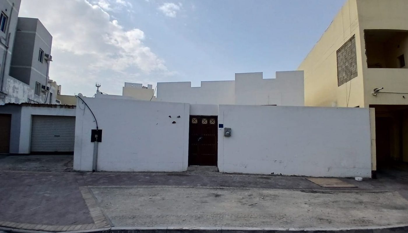 Villa for Sale in Hamad Town