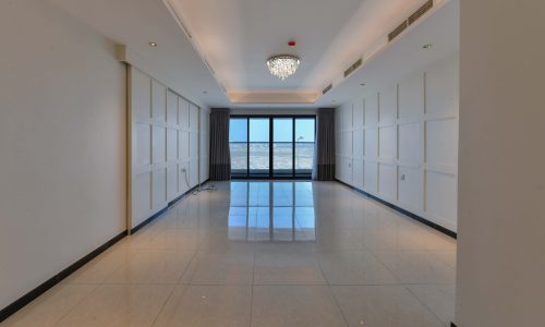 Stunning oceanview hallway in a 3BR apartment.