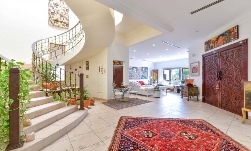 Keywords: entryway, spiral staircase