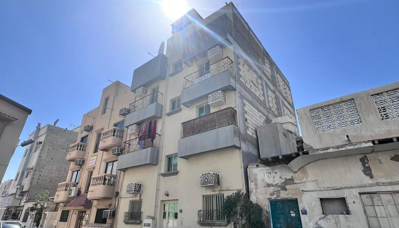 Building for Sale in Salmaniya - 8 Apartments | House me