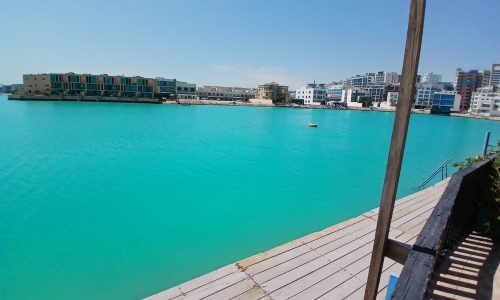 Wonderful 3BR Seafront Villa for Rent in Amwaj