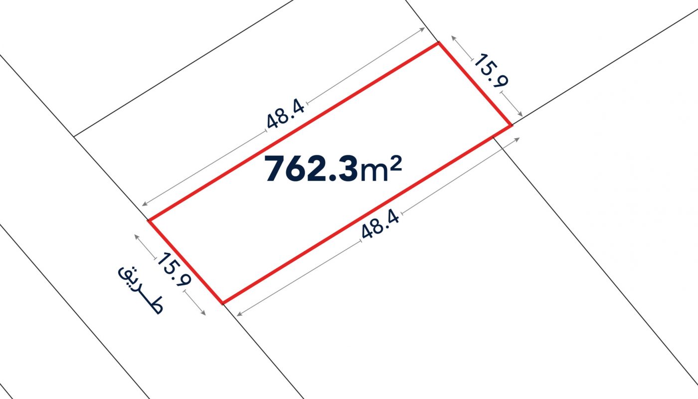 Rectangular plot outlined in red with dimensions 48.4m by 15.9m and an area of 762.3 square meters, with adjacent labeled streets.