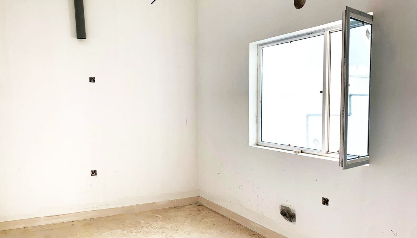 Perfect Location 4BR Villa with white walls and a window for Sale in Malkiyah.